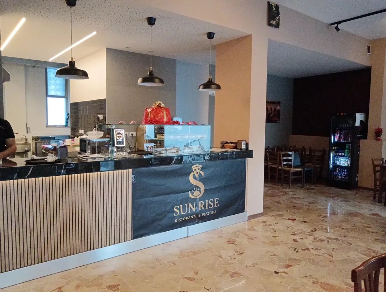 Foto dal sito di SUN RISE pizzeria ristorante kebab