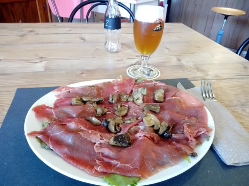 Foto dal sito di Shara's pizzeria