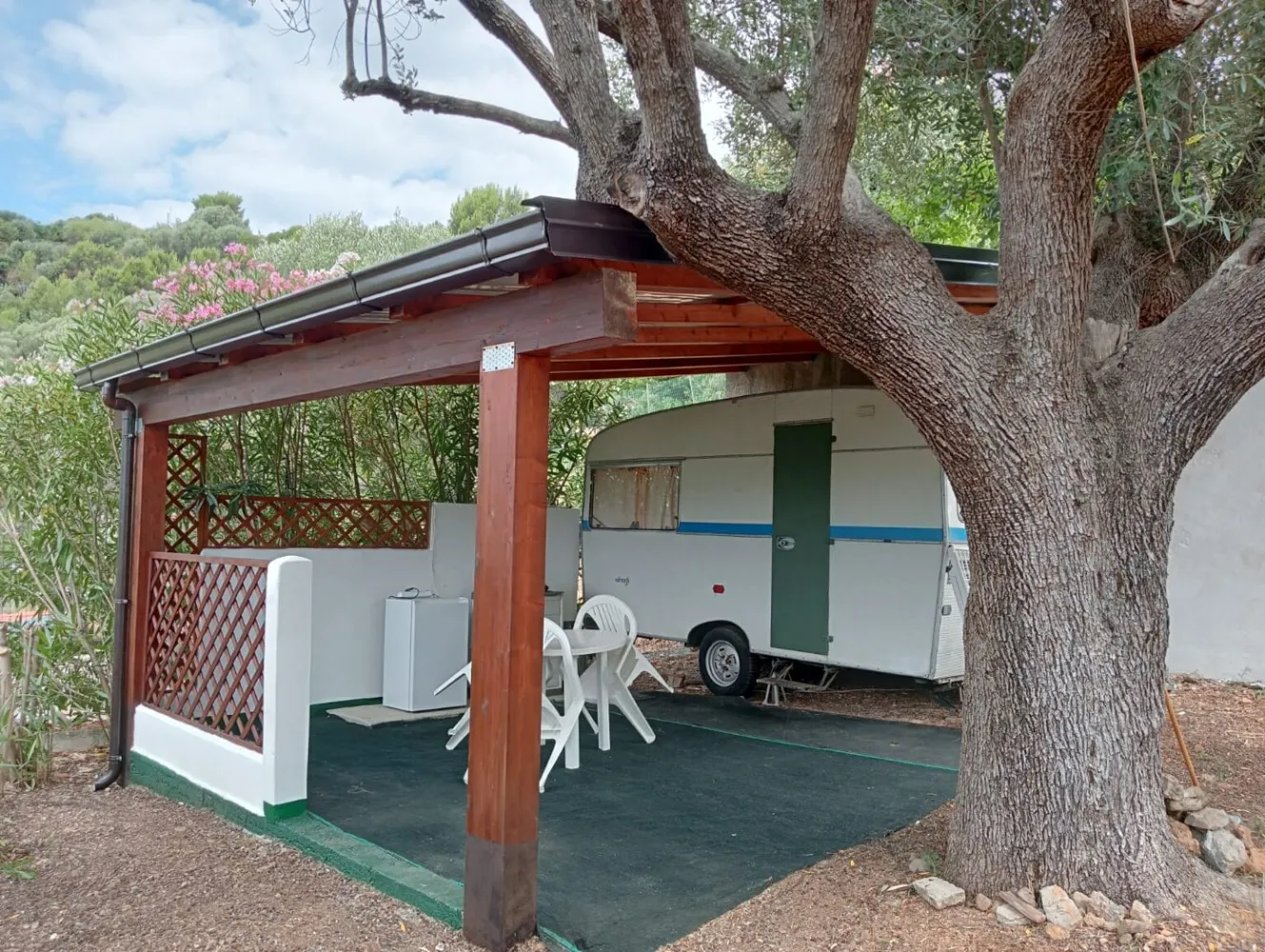 Foto dal sito di Camping Lentiscella - Bar&Pizzeria Lentiscella
