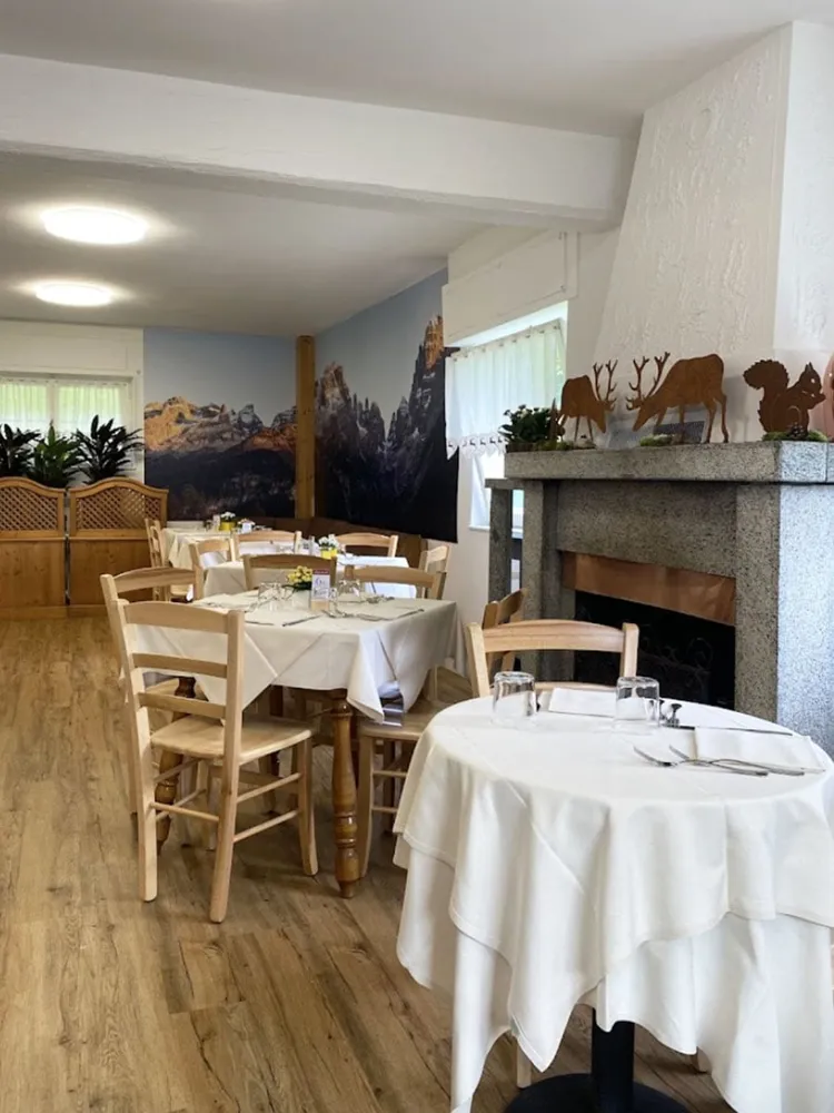 Foto dal sito di Chalet Val Genova - Tipica Osteria Trentina